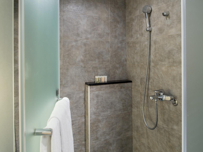 Bathroom 5