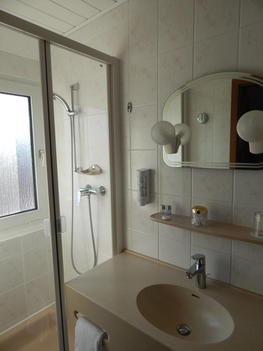 Bathroom, Hotel Kaiserquelle, Salzgitter