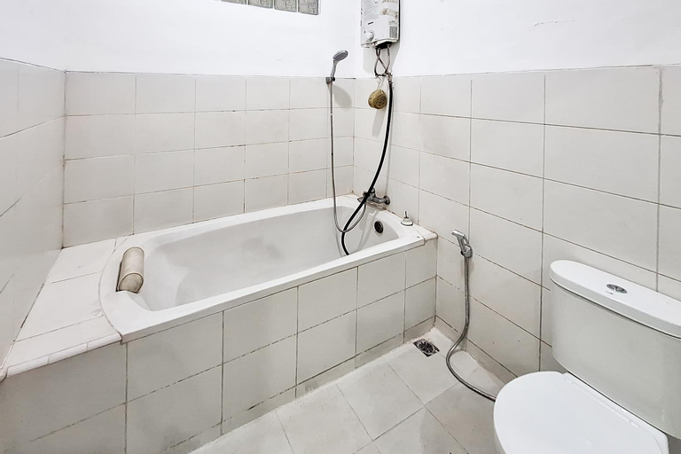 Bathroom 11