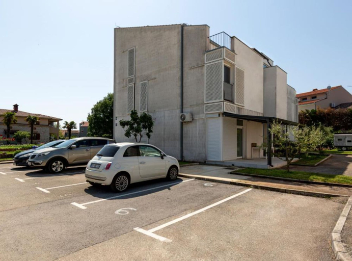 Others 2, Charming Apartment Sant Elia, Bale