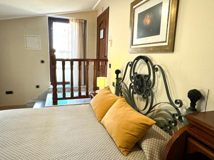 Bedroom 3, Hotel Kazar, Valencia