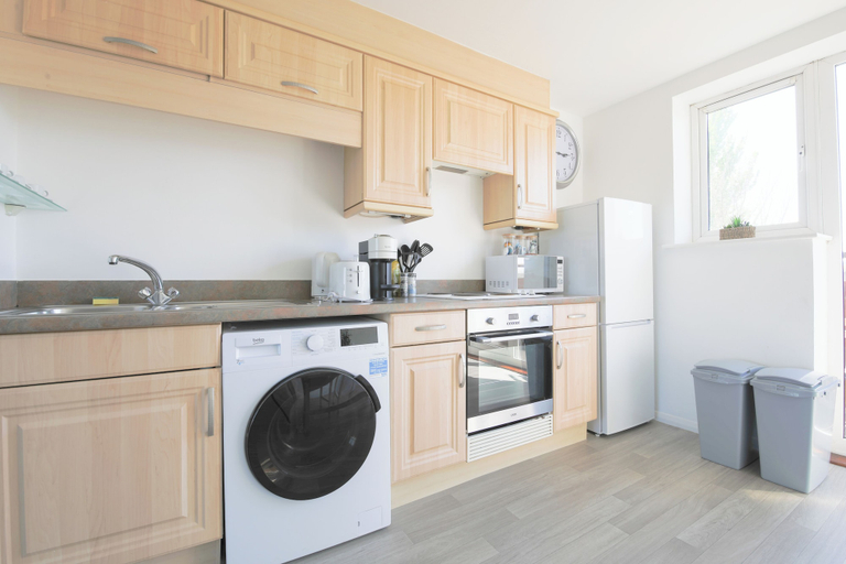 Others 4, 2 Bed Apartment Overlooking Water, Cardiff