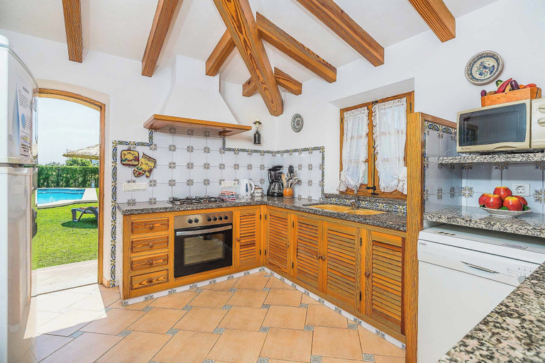 Others 3, Villa Escondite, Baleares