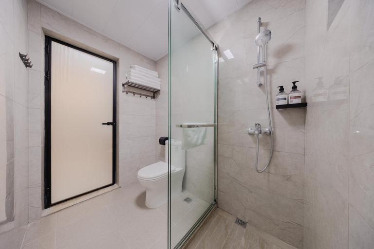 Bathroom 7