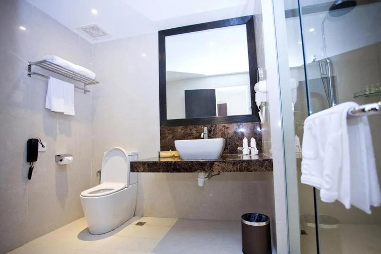 Bathroom, Vouk Hotel Suites By The Blanket, Penang Island