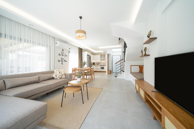 Shared lounge/TV area 4, Casa Oliva City 1 with Sauna Pool Patio & BBQ, Fethiye