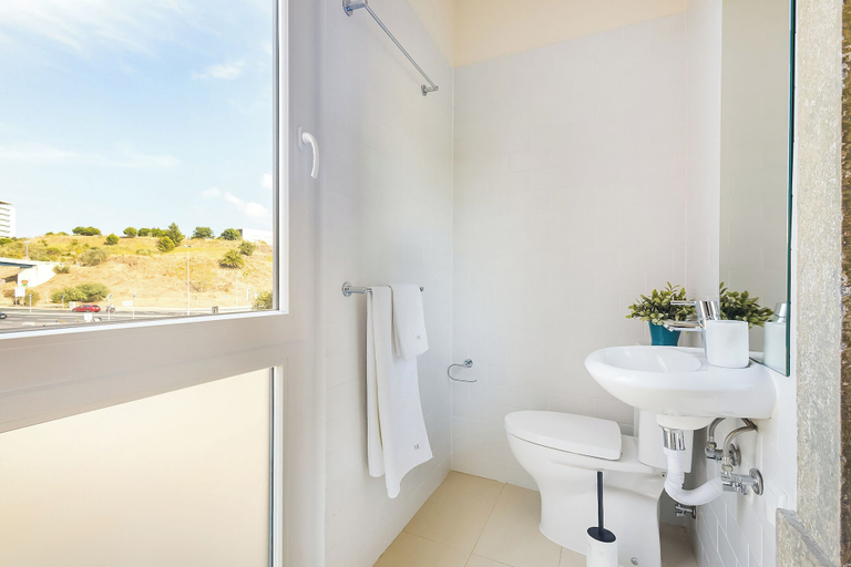 Bathroom 3, Metropolitan Living Lisbon Campolide, Lisbon