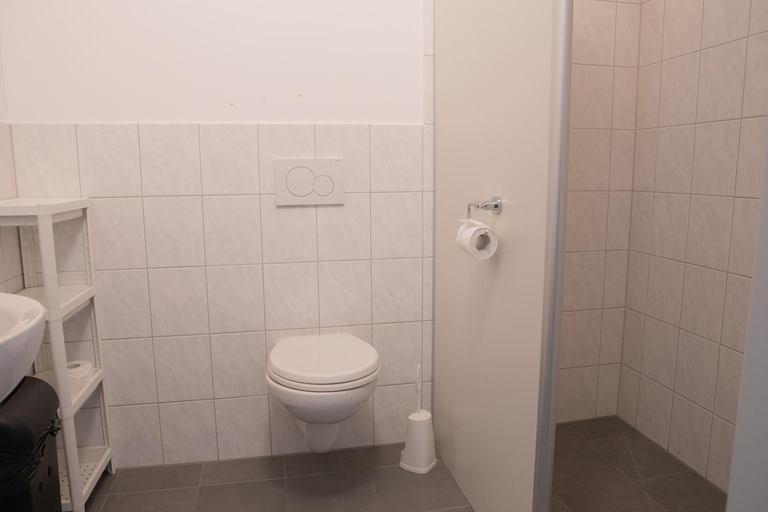 Bathroom 2, Sporthotel Ferlach, Self Check-In, Klagenfurt Land