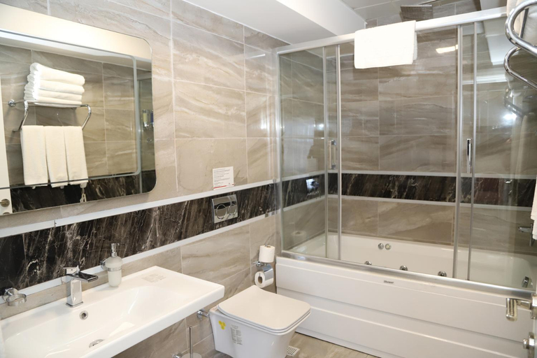 Others 5, Novus Hotel, Fatih