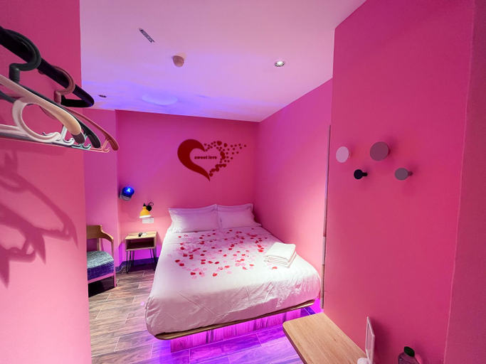 Bedroom 12