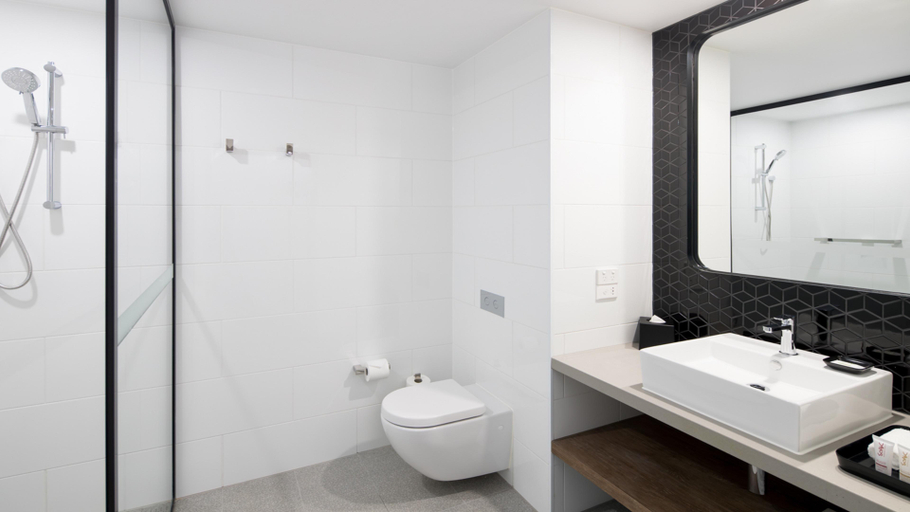 Bathroom 10