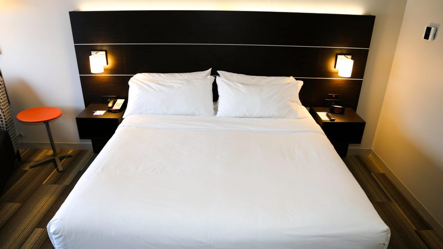 Bedroom 23