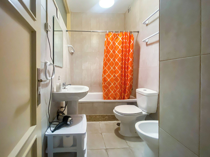 Bathroom, Cavalo · Convenient 3-bedroom Home, Porto
