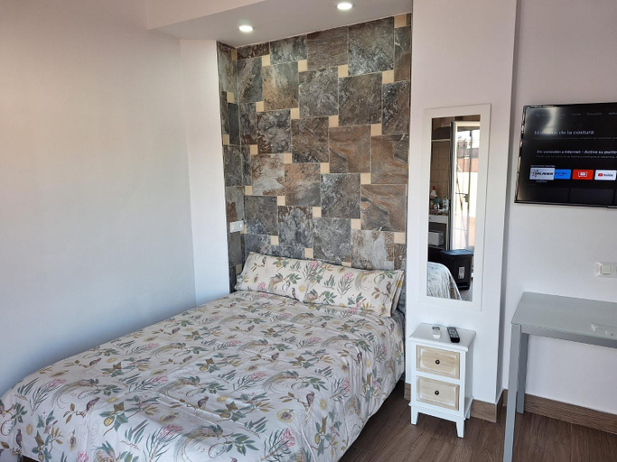 Bedroom 2, TourismCasa, Sevilla