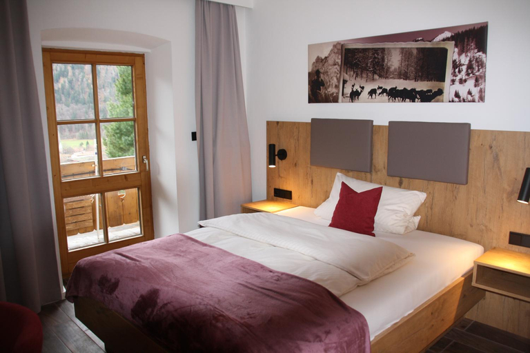 Others 4, Zur Guten Einkehr, Miesbach