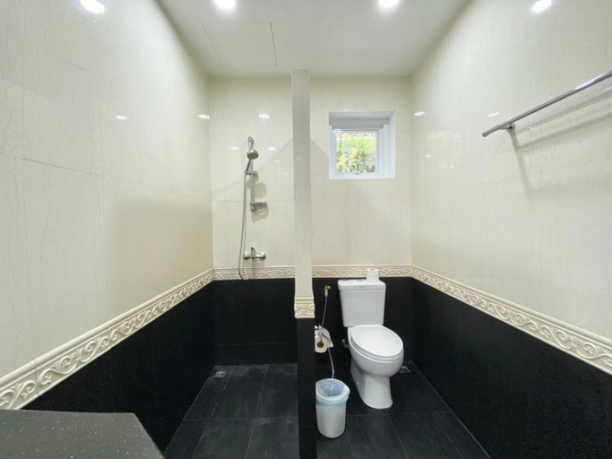 Bathroom 4, Phikun Private Pool Villa 4 Bedrooms, Phuket Island