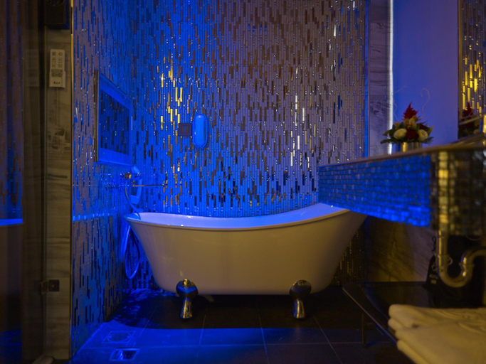 Bathroom 2, Hotel Bstay|Self Check-In, Taipei City