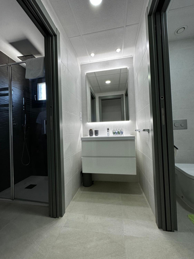 Bathroom 3, Flamenca Village Mar Holidays, Alicante