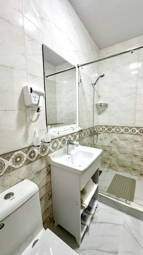 Bathroom 2, Daro Hotel, Buxoro