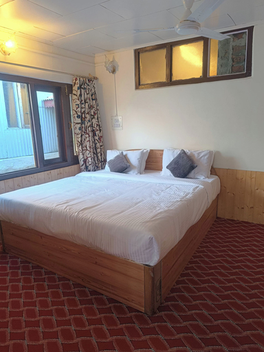 Bedroom 2, Hotel Garden INN, Srinagar
