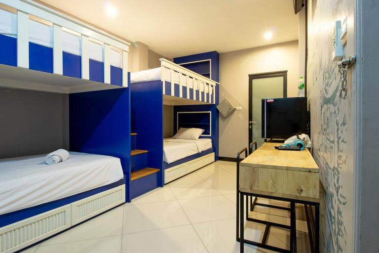Bedroom 12