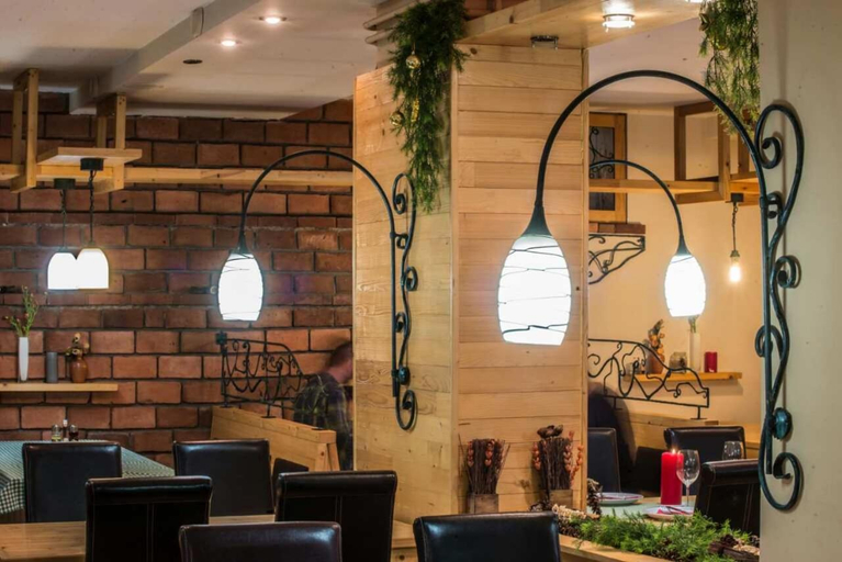 Food & Drinks 2, Apartments Sia, Brus