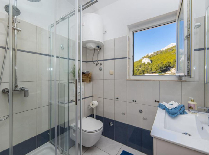 Bathroom, Apartment Tafra 1, Omiš
