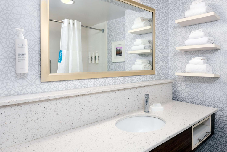 Bathroom 13