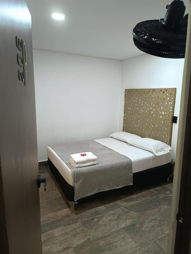 Others 5, Hotel Prestige, Medellín