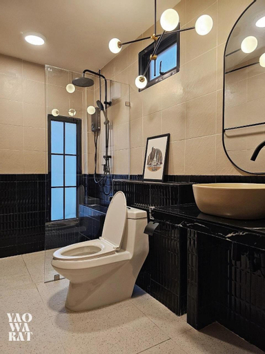 Bathroom 10