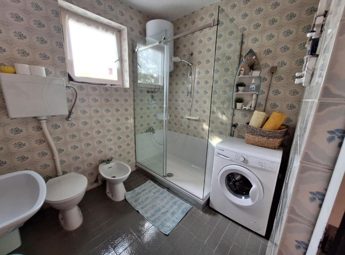 Bathroom, Ellgasi Charming & Cozy Apartment, Fažana