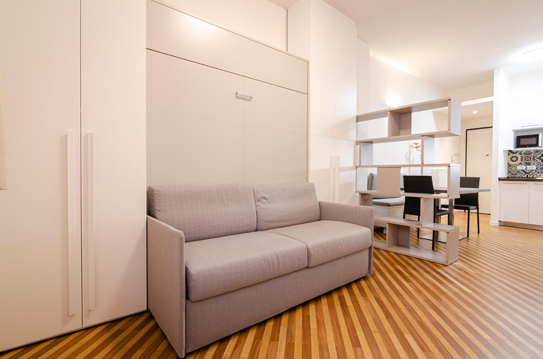 Others 5, UGO BASSI LUX apartment, Bologna