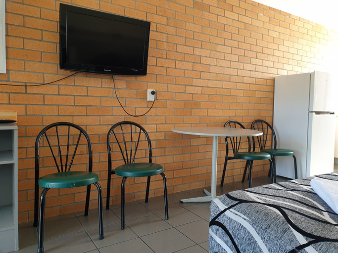 Others 4, Parkdrive Motel, Kempsey