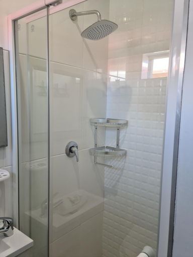 Shower 3, Suidersee Block 2, Hartenbos, Eden