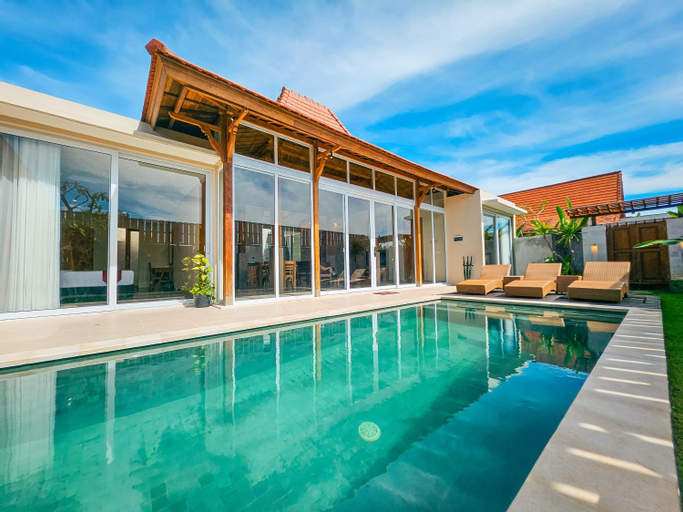 Swimming Pool 11