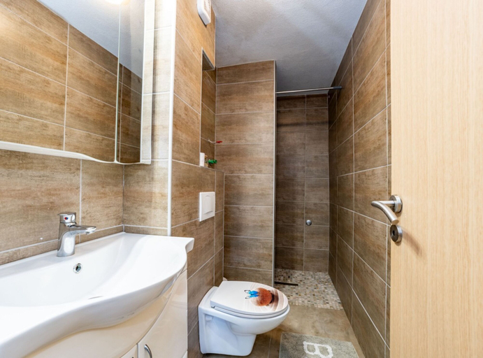 Bathroom 3, Apartments Robi & Kristina, Obrovac