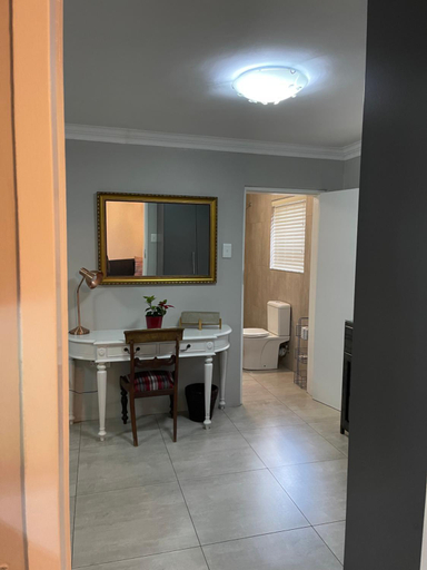 Others 5, Hill Luxury Cottage, City of Johannesburg