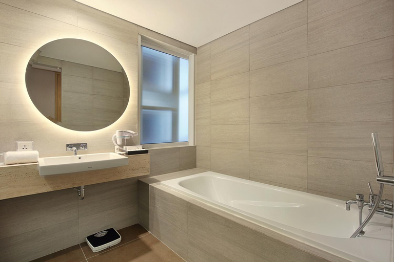 Bathroom 9