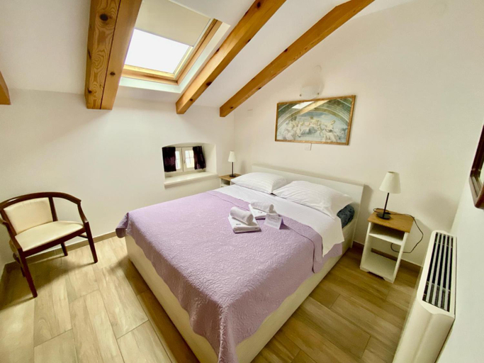 Others 2, Bed and Breakfast Palac, Cres