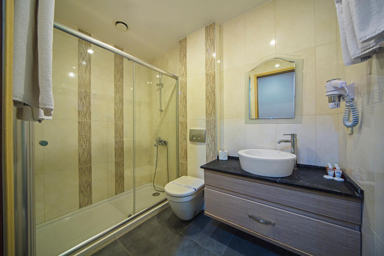 Bathroom 3, Hippodrome Hotel, Fatih