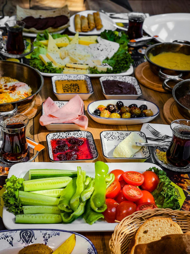 Food & Drinks 5, Laden Palas Hotel, Adalar