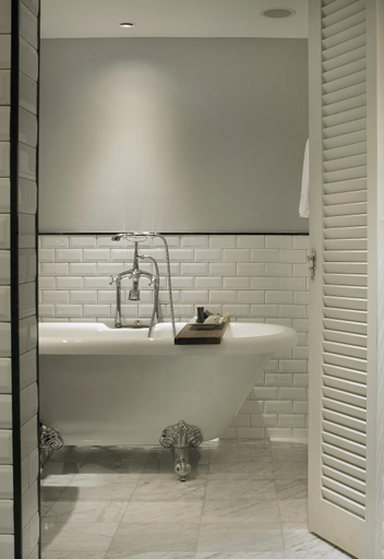 Bathroom 15