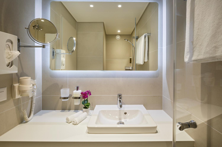 Bathroom 21