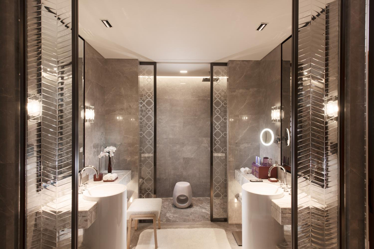 Bathroom 13
