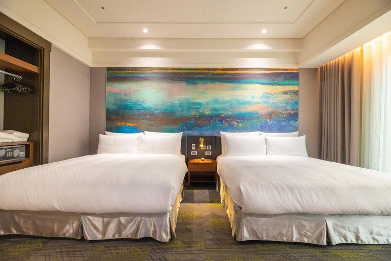 Bedroom 3, Miramar Garden Hotel, Taipei City