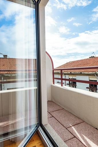 Others 3, Acm031 Gallery 92 2BD Duplex +balcony, Porto