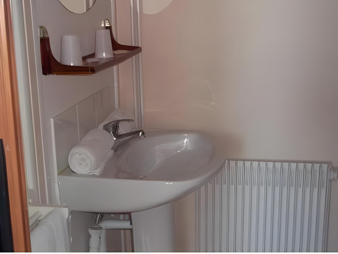 Bathroom 4, Hotel OpalOriental Boulogne Sur Mer - gare ville et centre, Pas-de-Calais