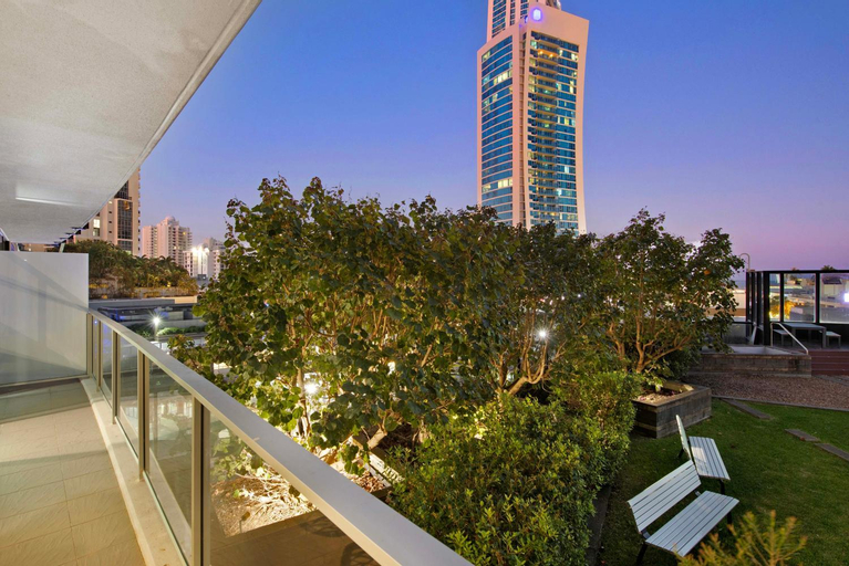 Self-Contained Apartments at Circle on Cavill - Privately Managed - Wow Stay, Gold Coast
