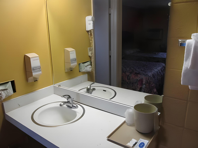 Bathroom 3, Guest House Motel, Jasper