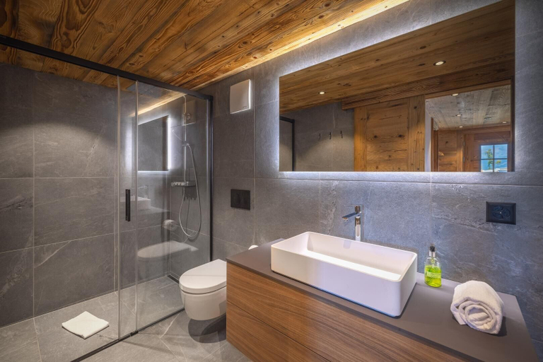 Bathroom 3, Chalet Le Reve Cinema Room Jacuzzi, Martigny